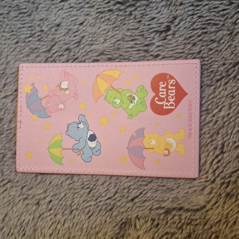 🥳 FREE GIFT! Care Bear Card Holder - Picture 6 of 6